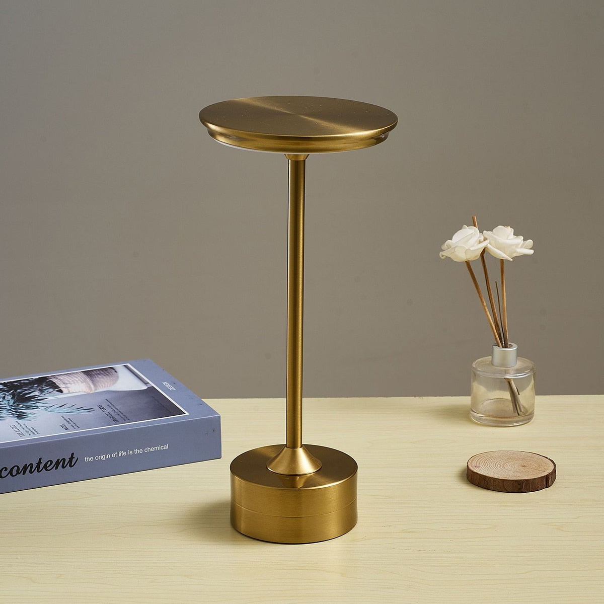 Luminária de Mesa Minimalista Mega Certo